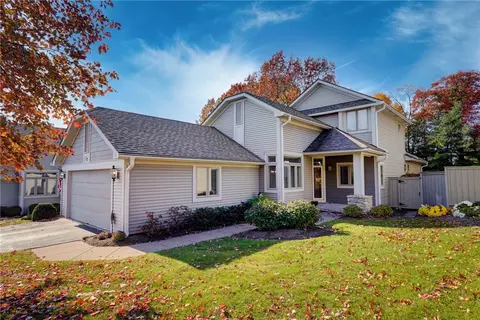 17 Bristol View Dr, Perinton, NY 14450