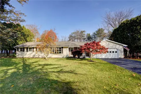7277 Kober Dr, Lima, NY 14485