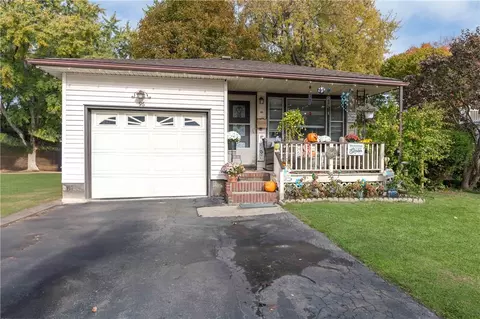 96 Walzford Rd, Irondequoit, NY 14622