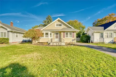 146 Hartsdale Rd, Irondequoit, NY 14622