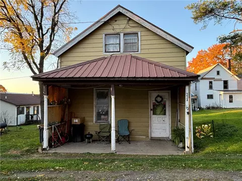 224 12 Hacker St, Kane, PA 16735