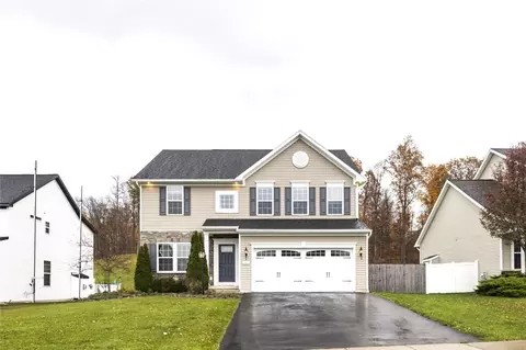 6403 Erica Trl, Victor, NY 14564