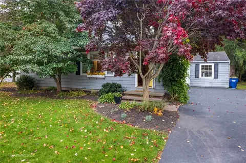 525 Old Mill Ln, Webster, NY 14580 photo 3