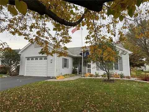 30 Freedom Pond Ln, Chili, NY 14514