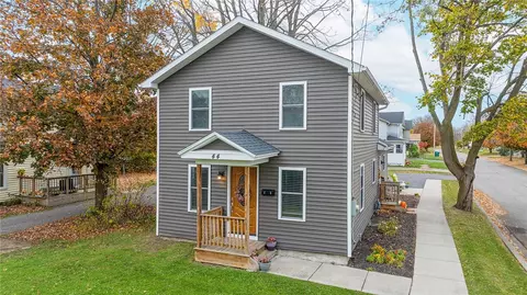 44 North St, Le Roy, NY 14482
