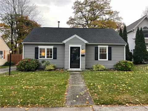 157 Dorking Rd, Brighton, NY 14610
