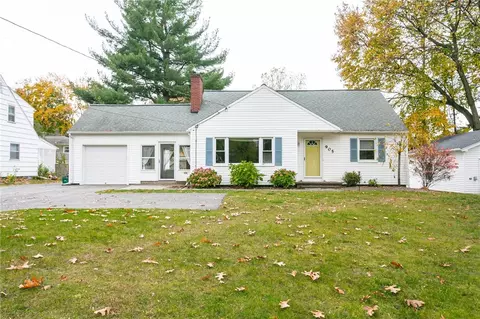 905 S Lincoln Rd, Perinton, NY 14445