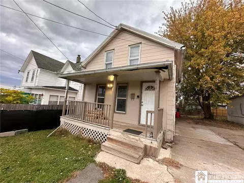 544 S Roberts Rd, Dunkirk, NY 14048