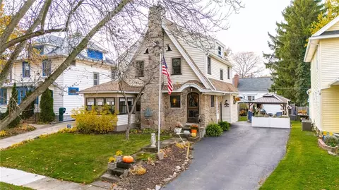 43 Brocton St, Rochester, NY 14612