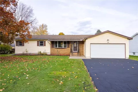 39 Paddington Dr, Gates, NY 14624