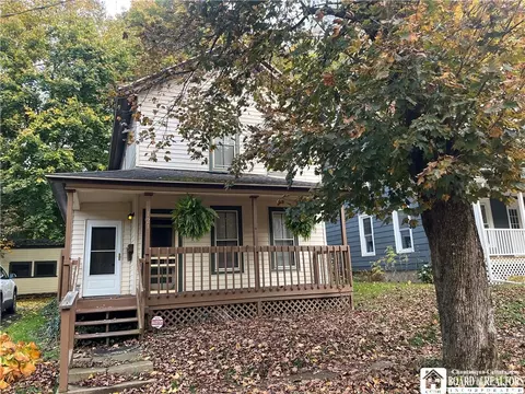 121 Fairview Ave, Jamestown, NY 14701
