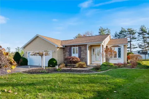 24 Calman Pl, Canandaigua, NY 14424