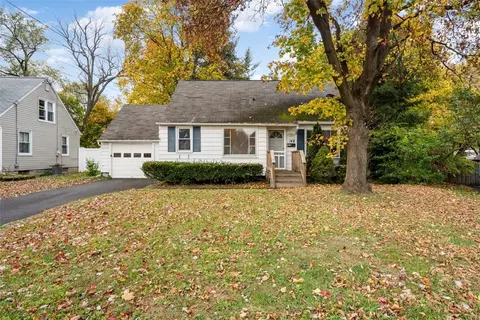 148 Crystal Dr, Syracuse, NY 13212