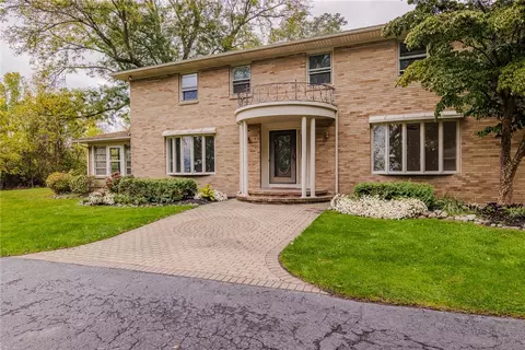 85 W Bloomfield Rd, Pittsford, NY 14534