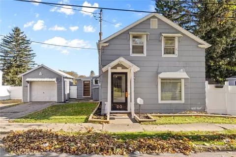 20 High St, Lyons, NY 14489