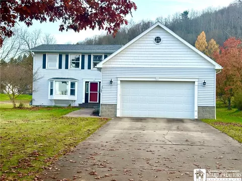 131 Bradley Dr, Olean, NY 14760 photo 3