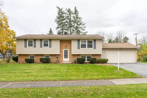 114 Sweet Birch Ln, Greece, NY 14615