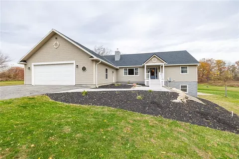 4115 Cramer Rd, Canandaigua, NY 14424