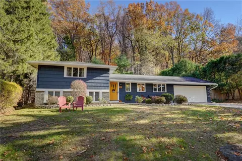 22 Bittersweet Rd, Perinton, NY 14450