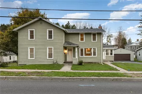 38 Maple St, Lyons, NY 14489