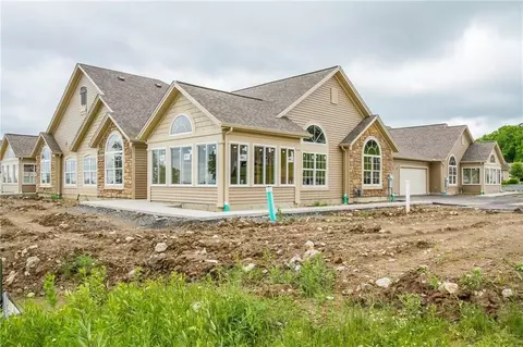 5126 Cheshire Glen Rd #250C, Canandaigua, NY 14424