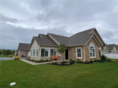 5136 Cheshire Glen Rd #240C, Canandaigua, NY 14424