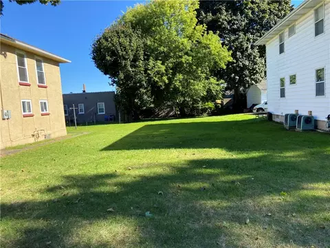 304 Mckinley St, East Rochester, NY 14445