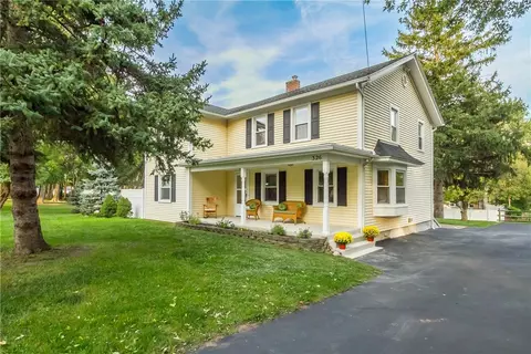 326 Mendon Rd, Pittsford, NY 14534