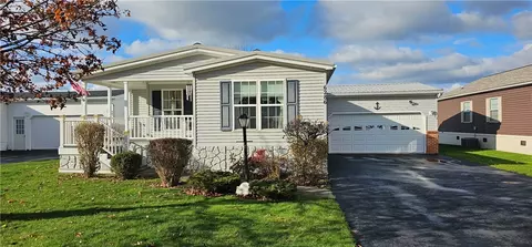 6286 Murphy Dr, Victor, NY 14564