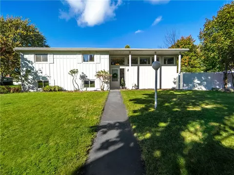 10 El Centro Dr, Irondequoit, NY 14609