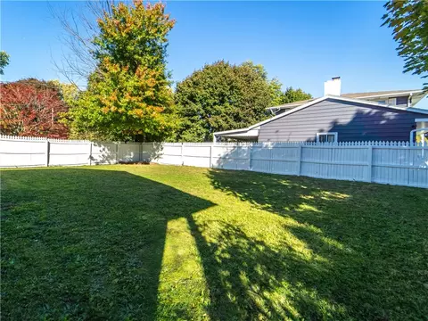 10 El Centro Dr, Irondequoit, NY 14609 photo 28