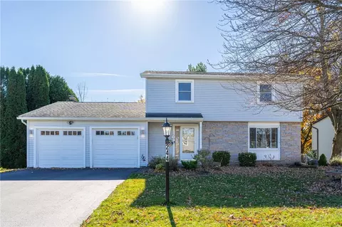 244 Overland Trl, West Henrietta, NY 14586