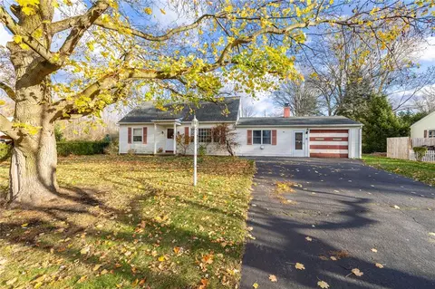 56 Colony Ln, Rochester, NY 14623