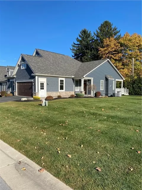 3 Greenpoint Trl, Pittsford, NY 14534