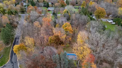 450 Sherborne Rd, Webster, NY 14580 photo 3