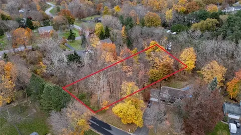 450 Sherborne Rd, Webster, NY 14580 photo 2