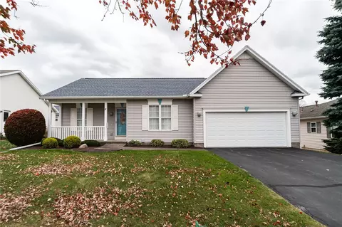 4 Stothard Dr, Parma, NY 14468