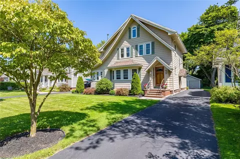 218 Mayflower Dr, Rochester, NY 14618