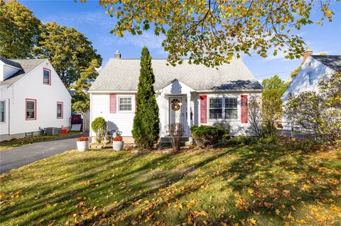 110 Brayton Rd, Greece, NY 14616