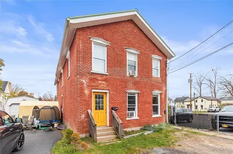 2 Troy St, Seneca Falls, NY 13148