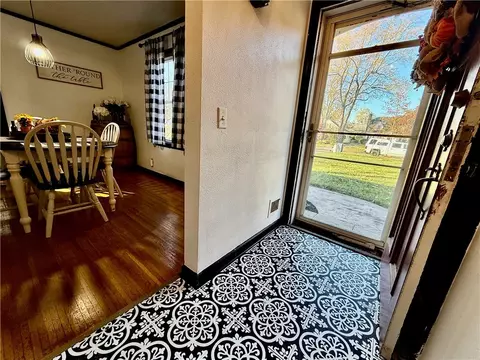 42 Mayfair Dr, Irondequoit, NY 14617 photo 6