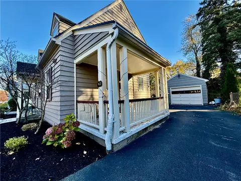 42 Mayfair Dr, Irondequoit, NY 14617 photo 32