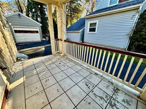 42 Mayfair Dr, Irondequoit, NY 14617 photo 8