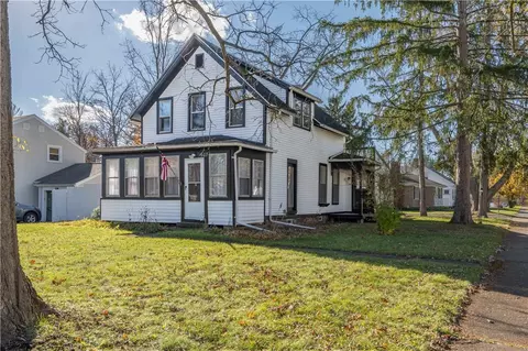 607 Beahan Rd, Gates, NY 14624