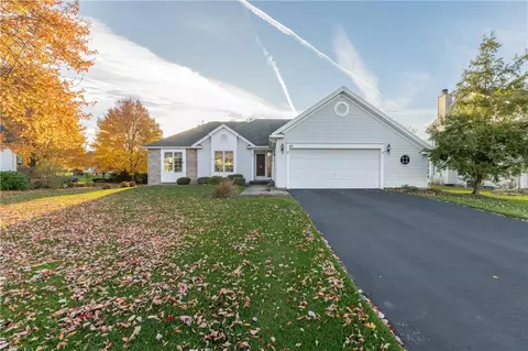 43 Wainswright Cir, Greece, NY 14626