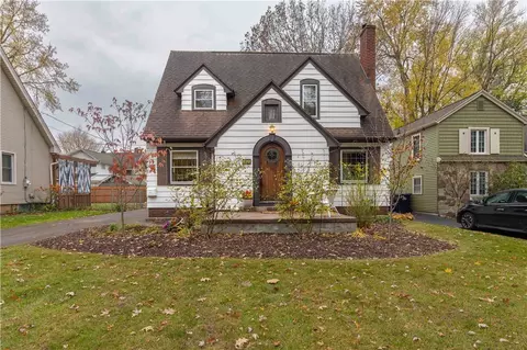922 Winona Blvd, Irondequoit, NY 14617