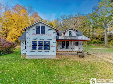 92 Oak St, Westfield, NY 14787