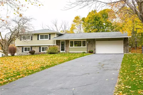 28 Van Cortland Dr, Pittsford, NY 14534