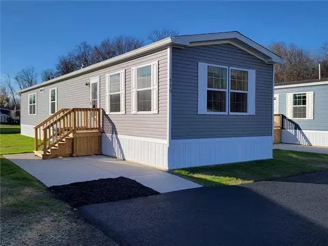 115 Briarwood Dr, Brutus, NY 13166