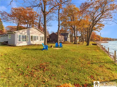 10057 Patterson Ln, Fredonia, NY 14063